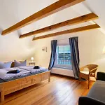 Haus Am - Zur Blauen Tuer Apartment Templin